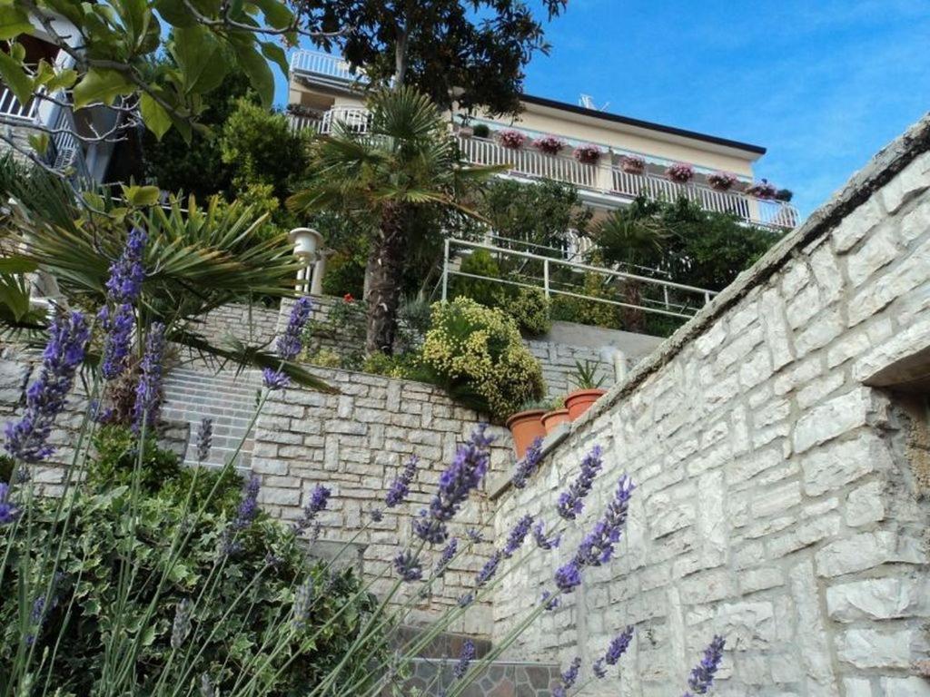 Apartments And Rooms With Parking Space Rabac, Labin - 12368 Exteriör bild