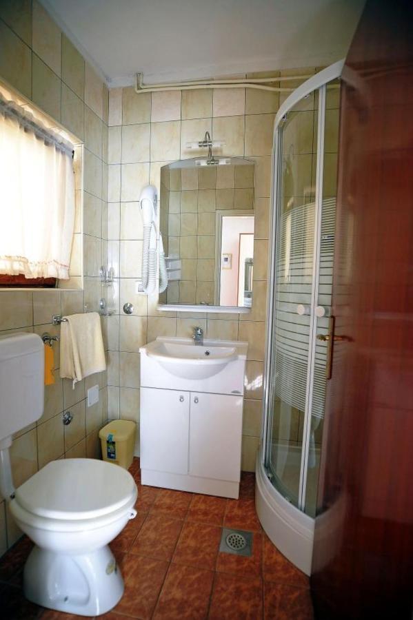Apartments And Rooms With Parking Space Rabac, Labin - 12368 Exteriör bild